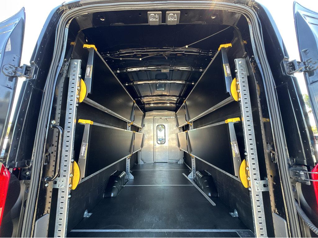 Ford Transit photo 37