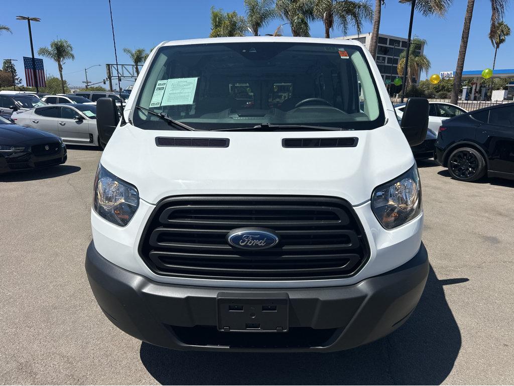 Ford Transit photo 2