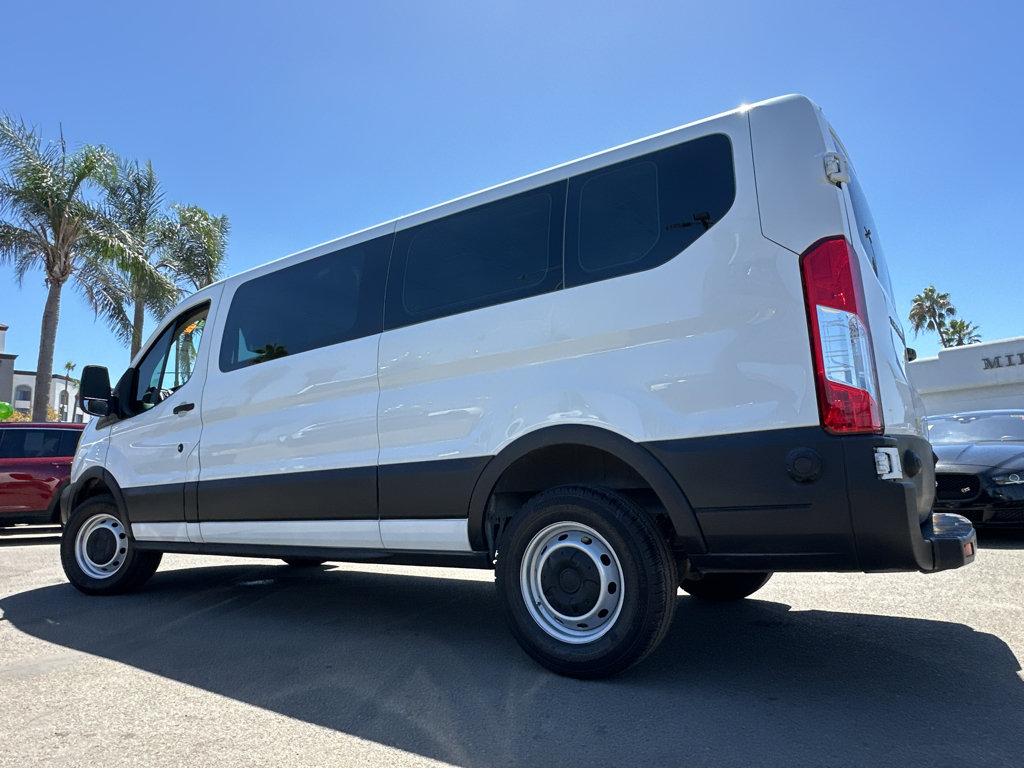 Ford Transit photo 3