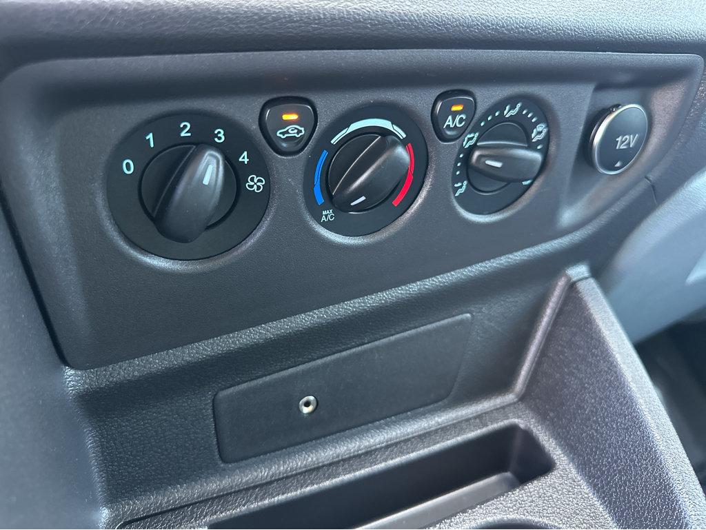 Ford Transit photo 6