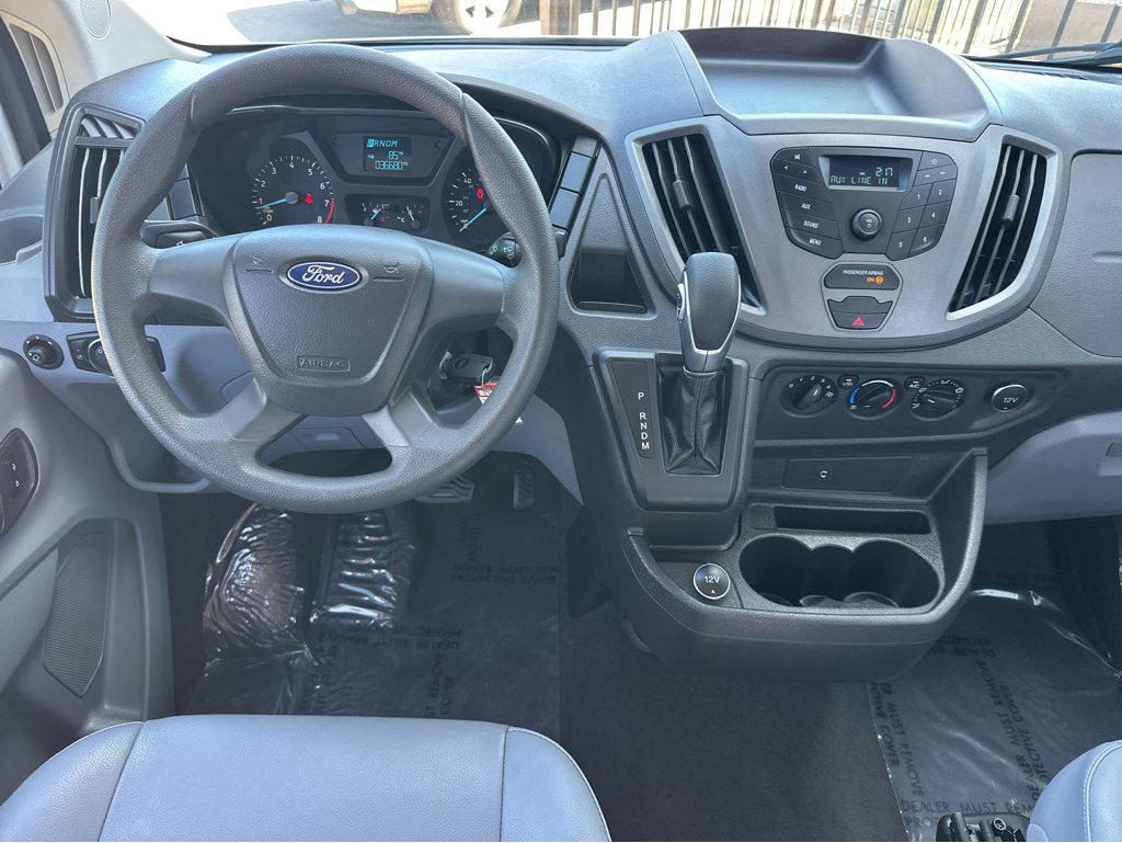 Ford Transit photo 19