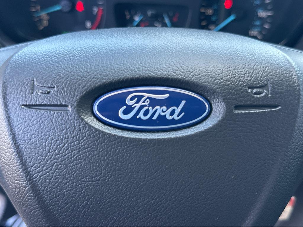 Ford Transit photo 21