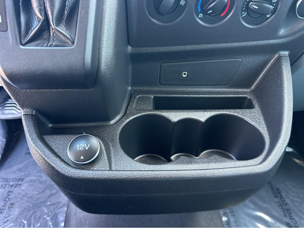 Ford Transit photo 23