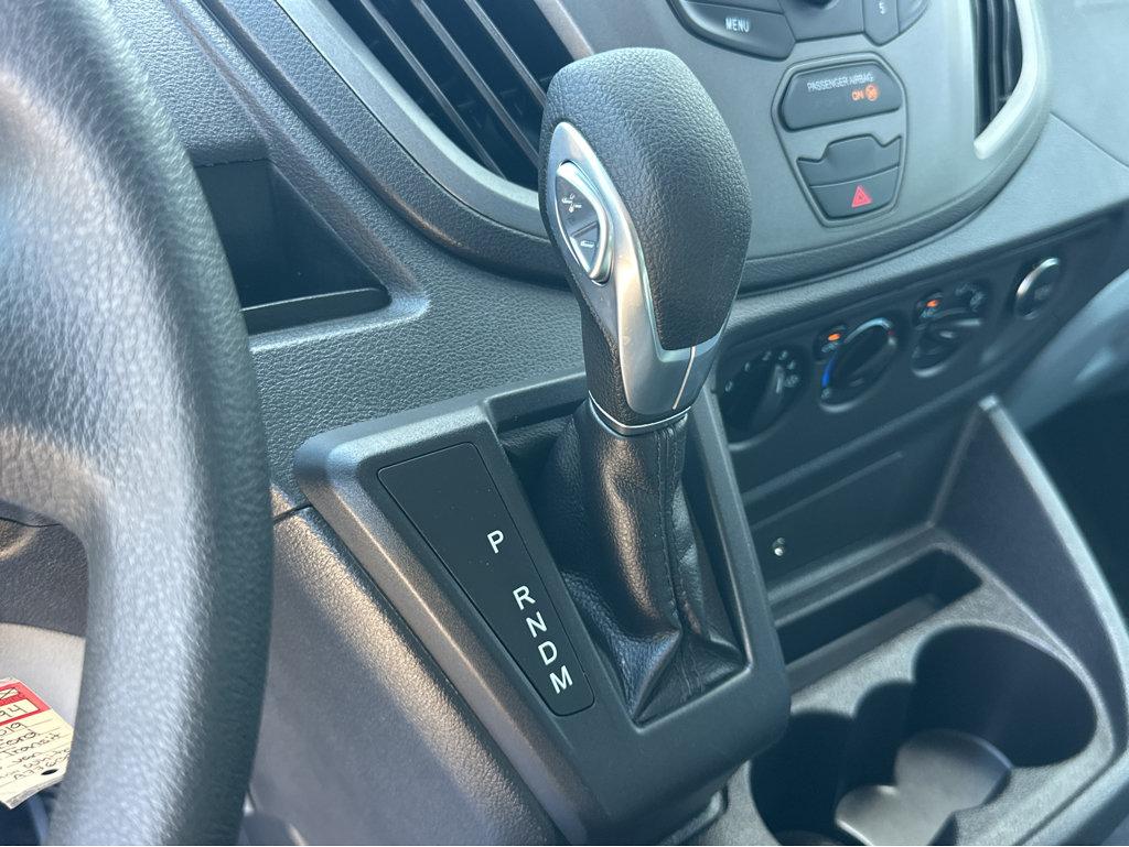 Ford Transit photo 24