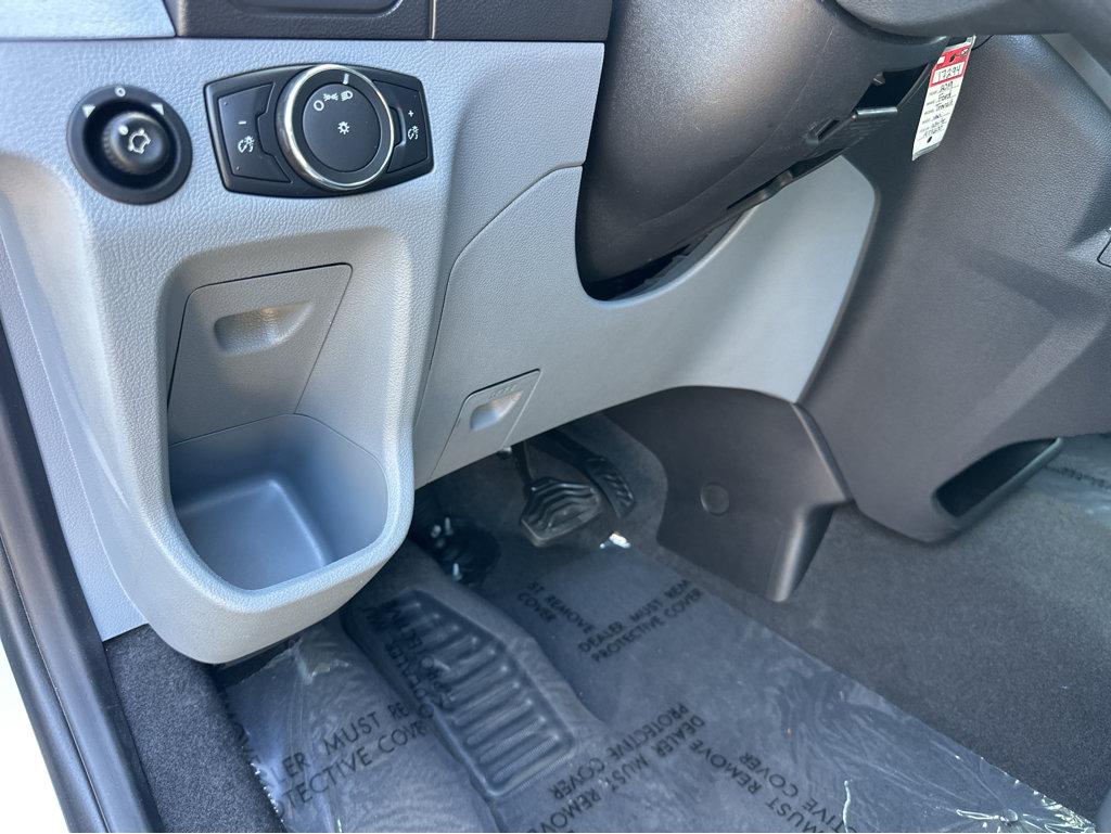 Ford Transit photo 27