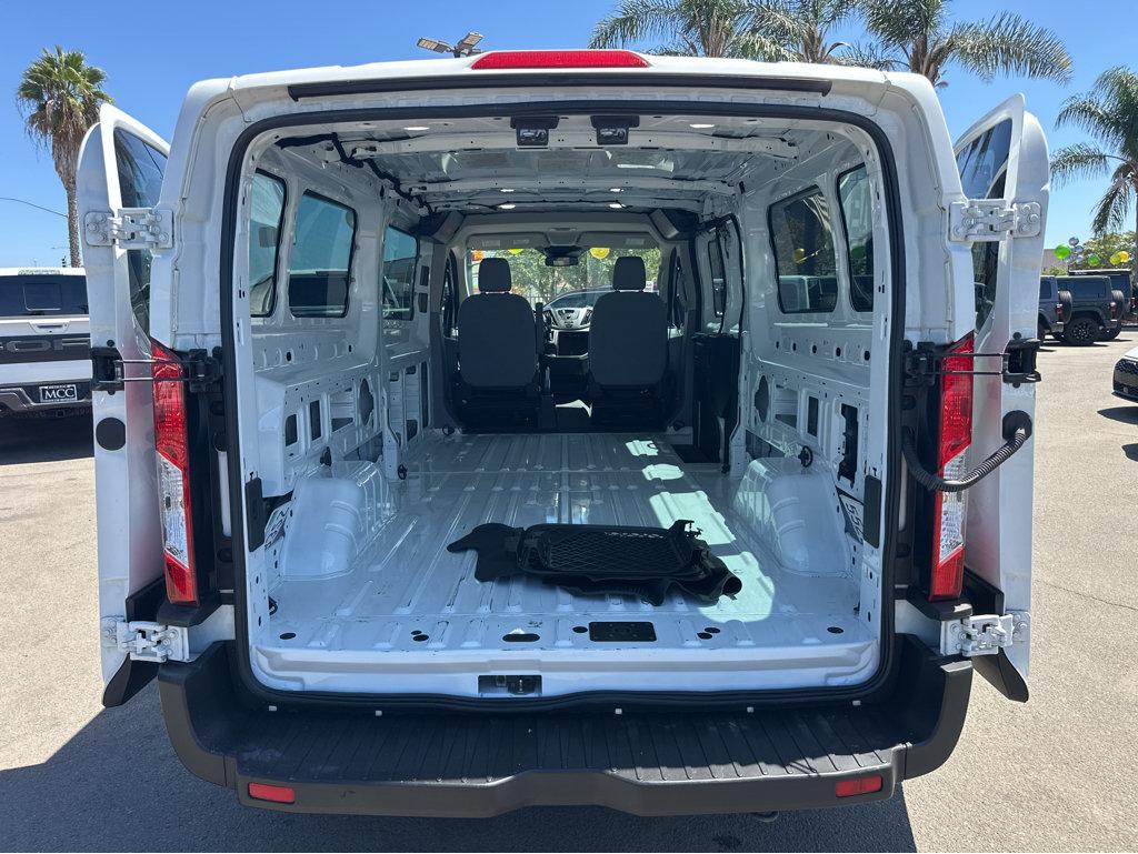 Ford Transit photo 31