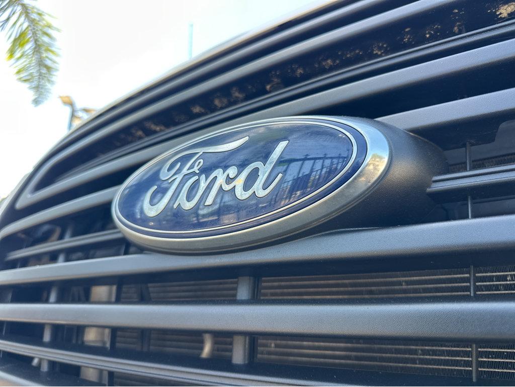 Ford Transit photo 38
