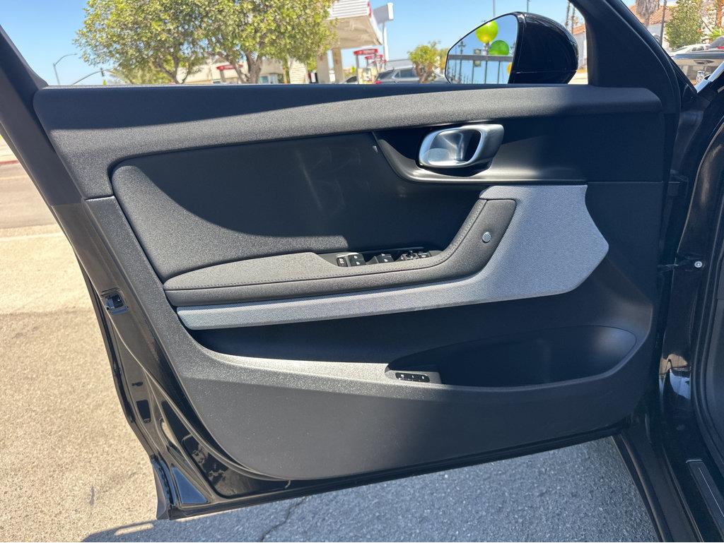 Polestar 2 photo 15