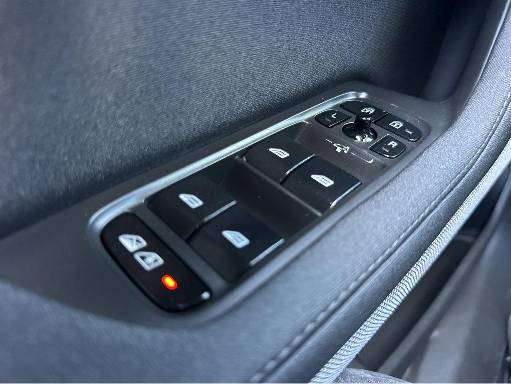 Polestar 2 photo 32