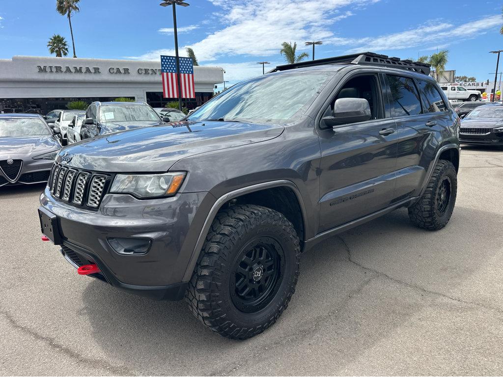 Jeep Grand Cherokee photo 11