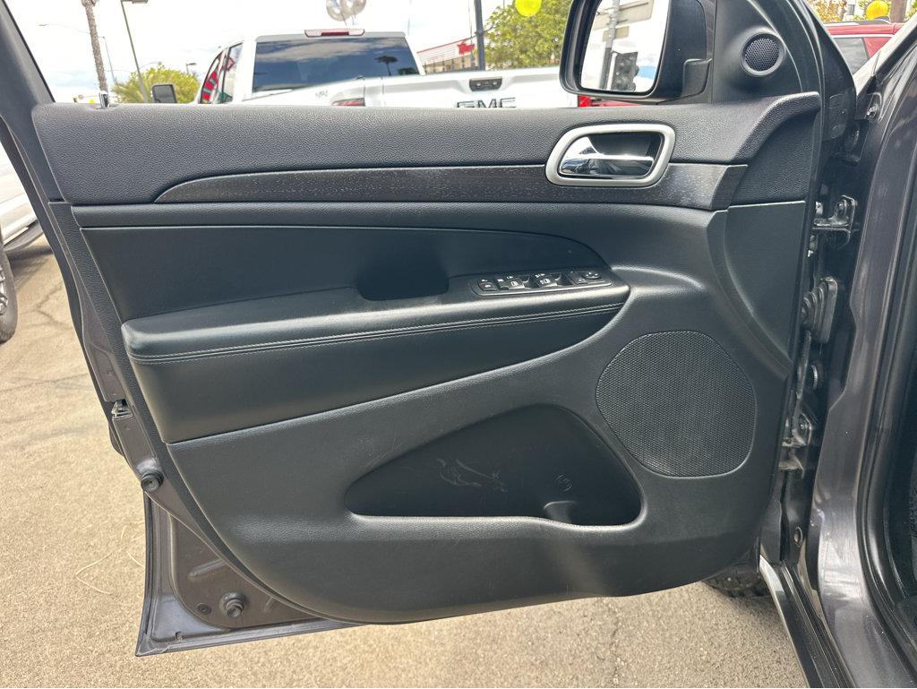 Jeep Grand Cherokee photo 15