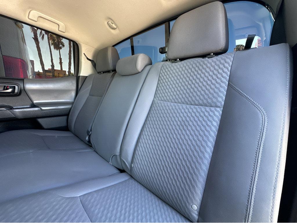 Toyota Tacoma photo 9