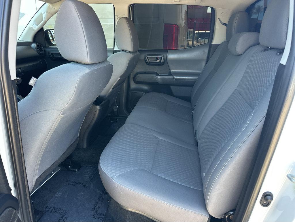 Toyota Tacoma photo 10