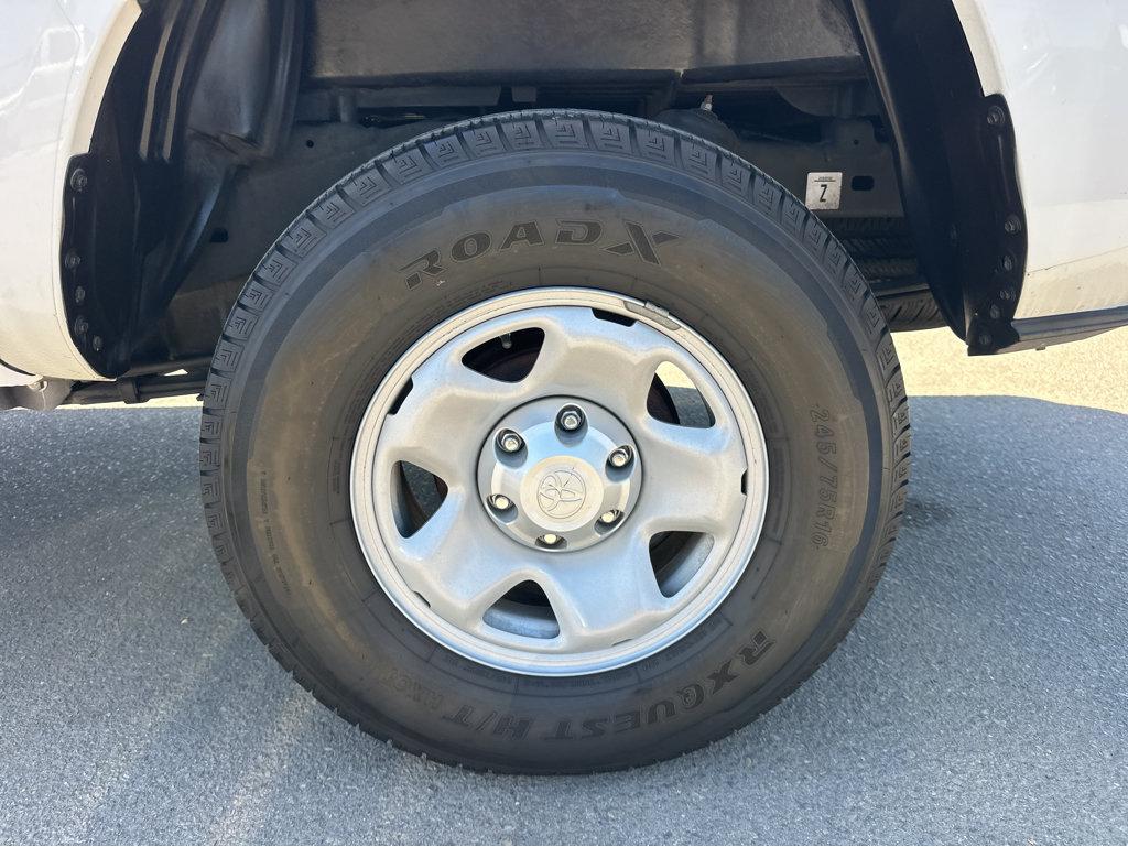 Toyota Tacoma photo 14
