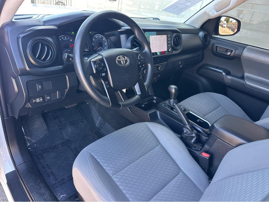 Toyota Tacoma photo 16