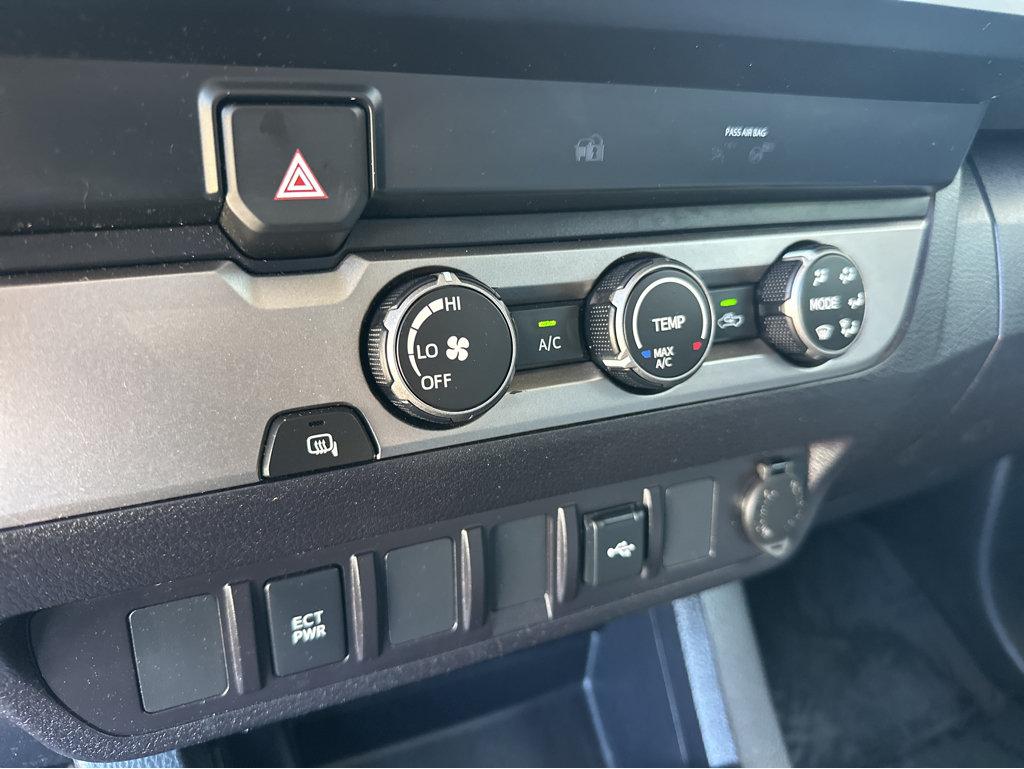Toyota Tacoma photo 24