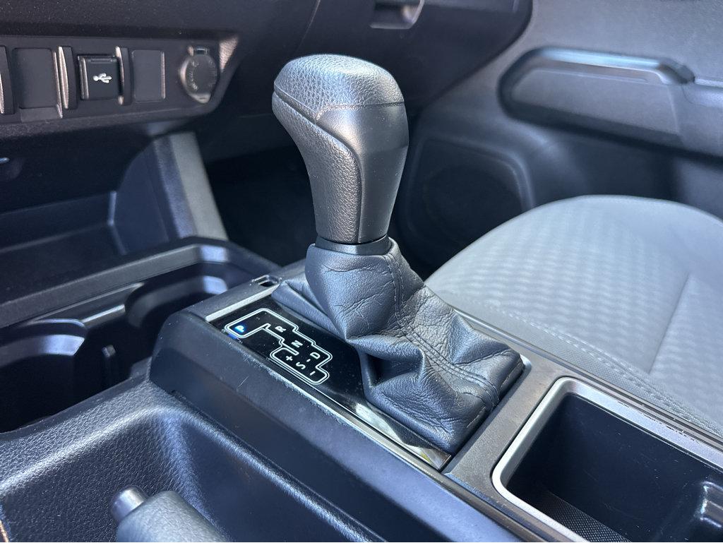 Toyota Tacoma photo 26