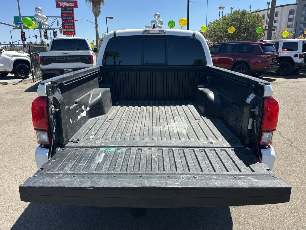 Toyota Tacoma photo 35