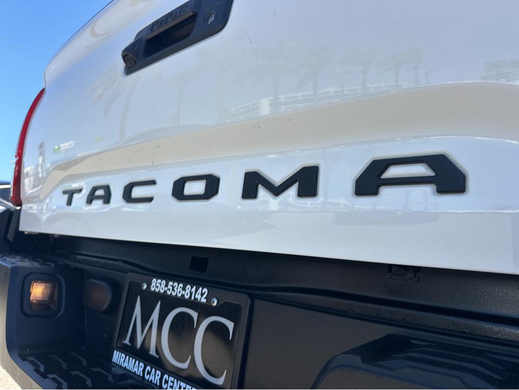 Toyota Tacoma photo 36