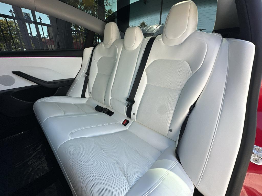 Tesla Model 3 photo 9