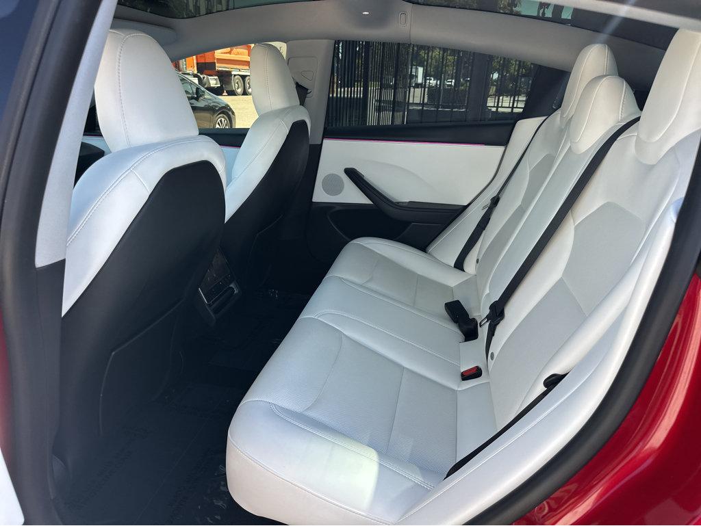 Tesla Model 3 photo 10