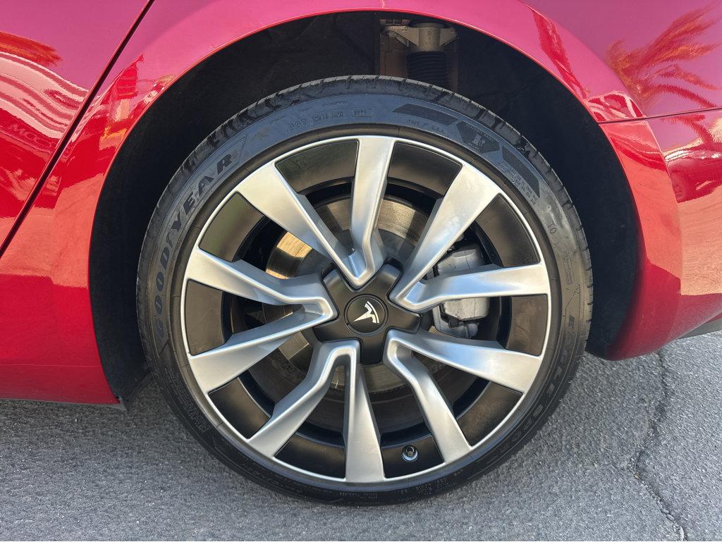 Tesla Model 3 photo 14