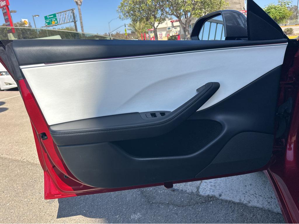 Tesla Model 3 photo 15