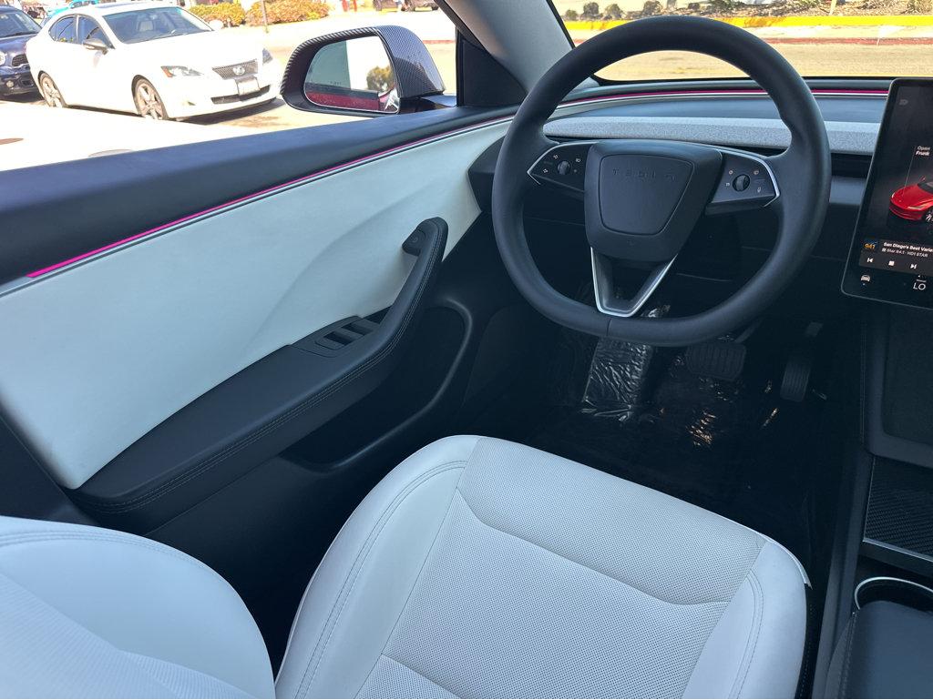Tesla Model 3 photo 19
