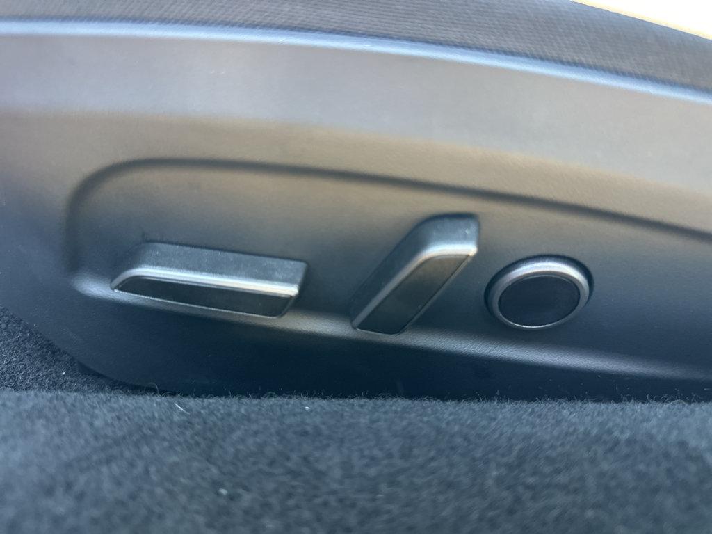 Tesla Model 3 photo 28