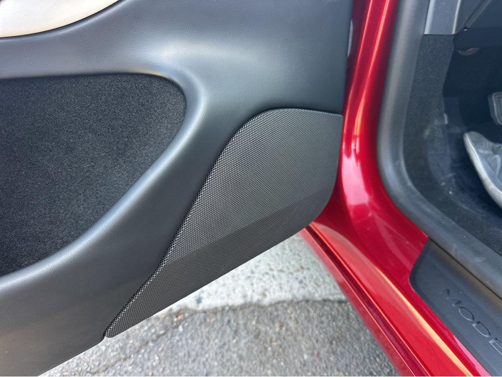 Tesla Model 3 photo 31