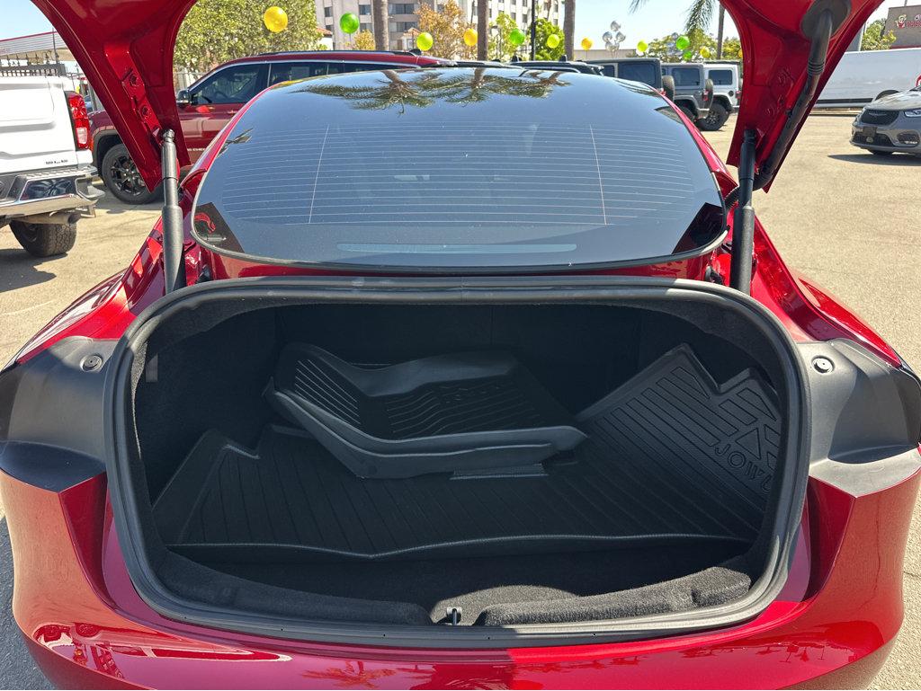Tesla Model 3 photo 32