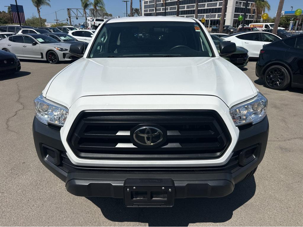 Toyota Tacoma photo 2
