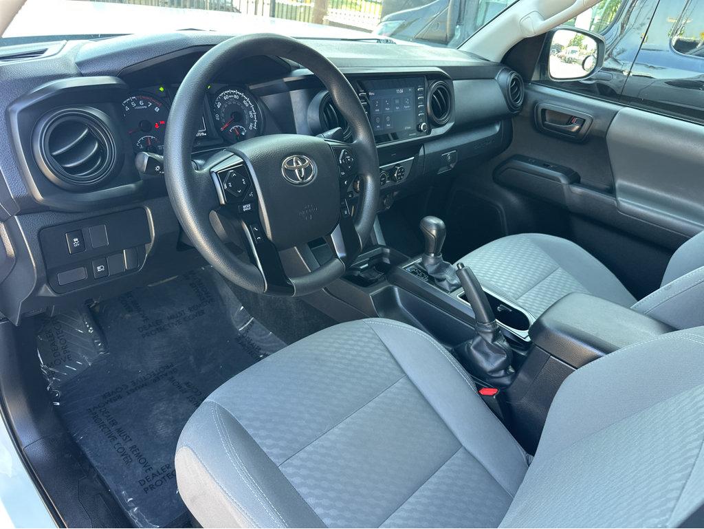 Toyota Tacoma photo 16