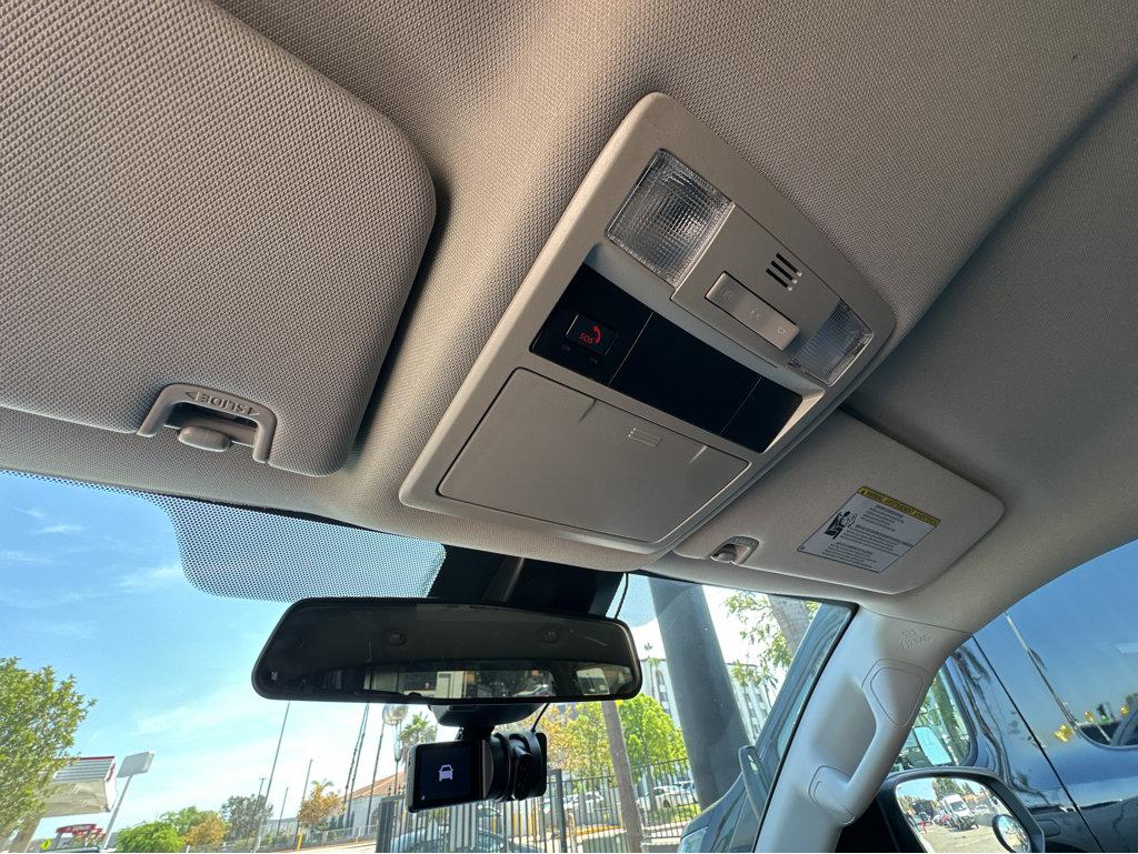 Toyota Tacoma photo 24