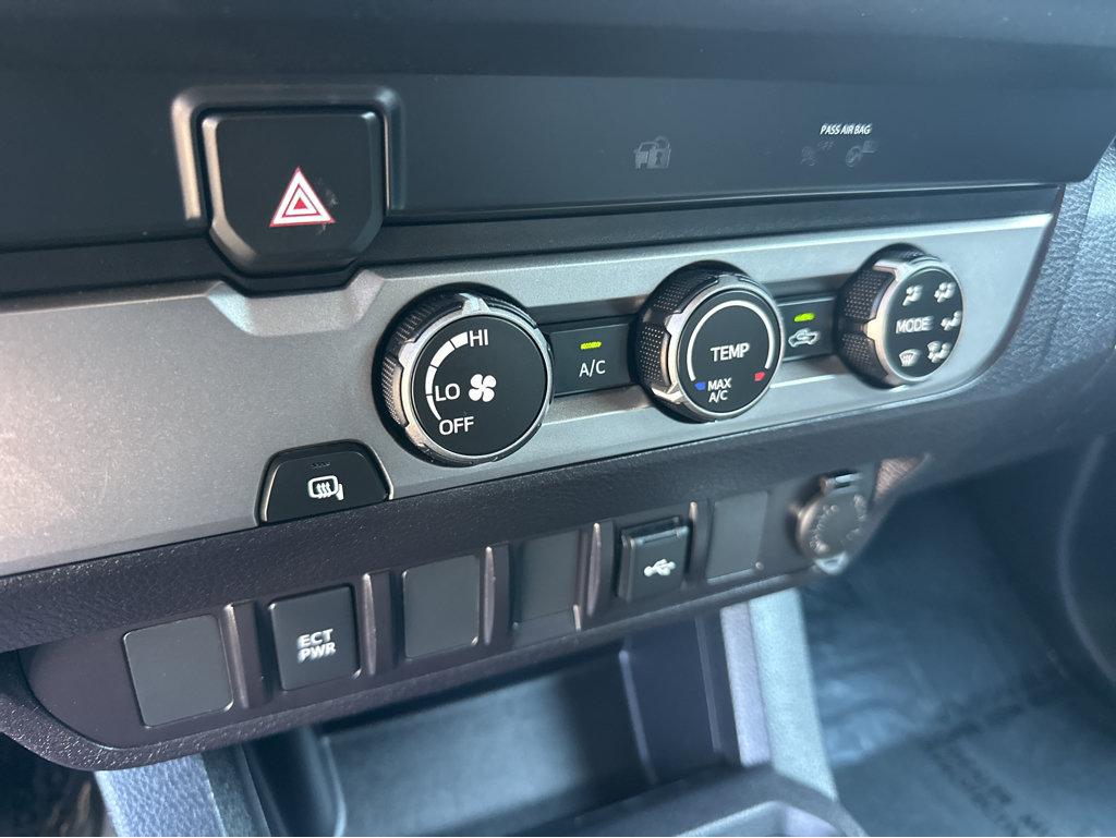 Toyota Tacoma photo 25