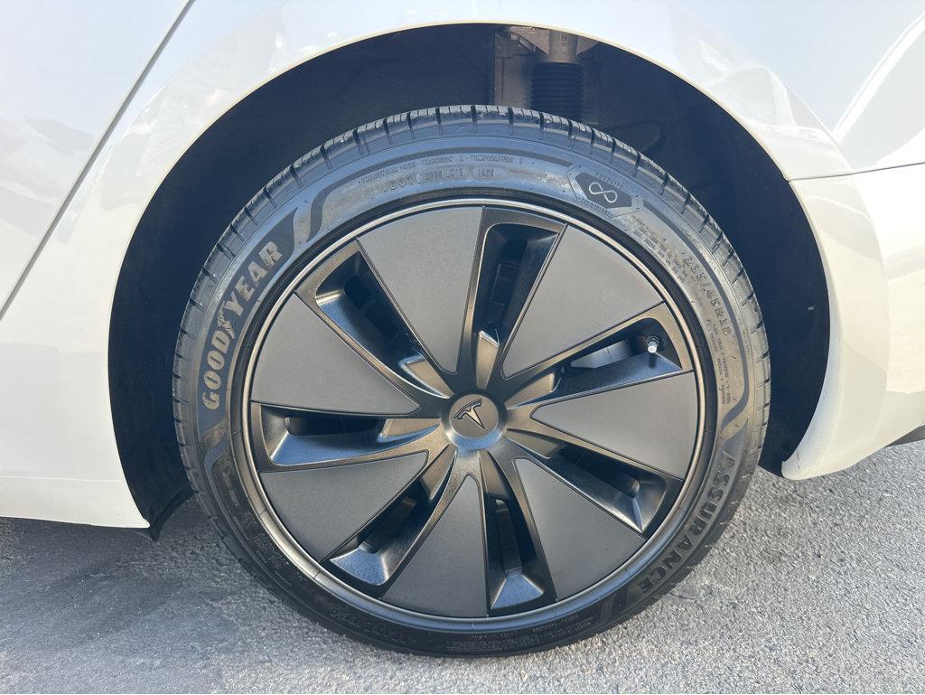 Tesla Model 3 photo 14