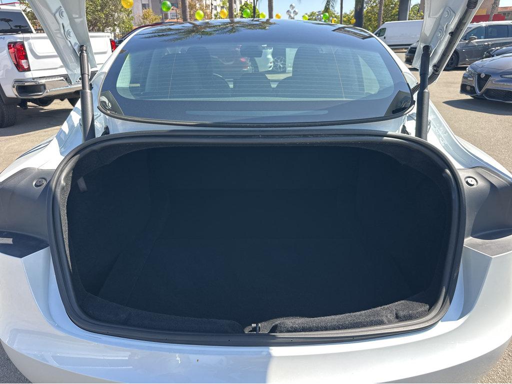 Tesla Model 3 photo 33