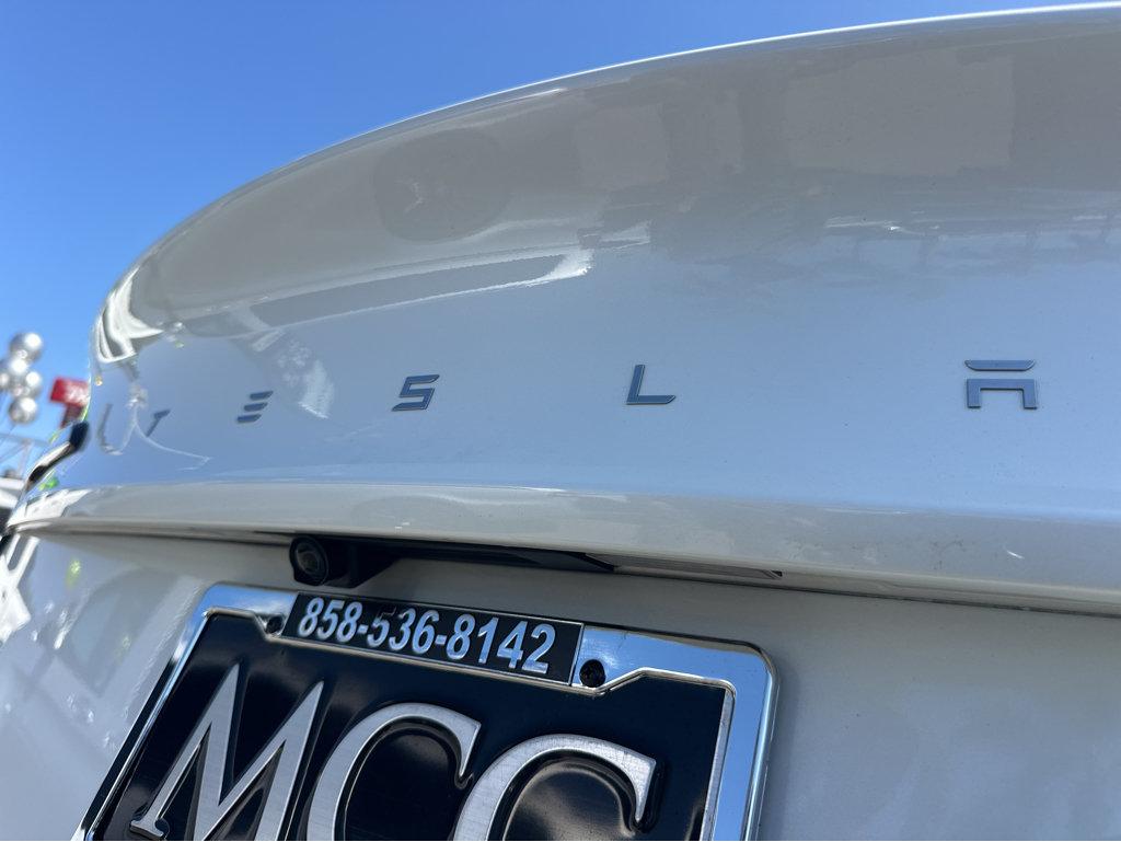 Tesla Model 3 photo 35