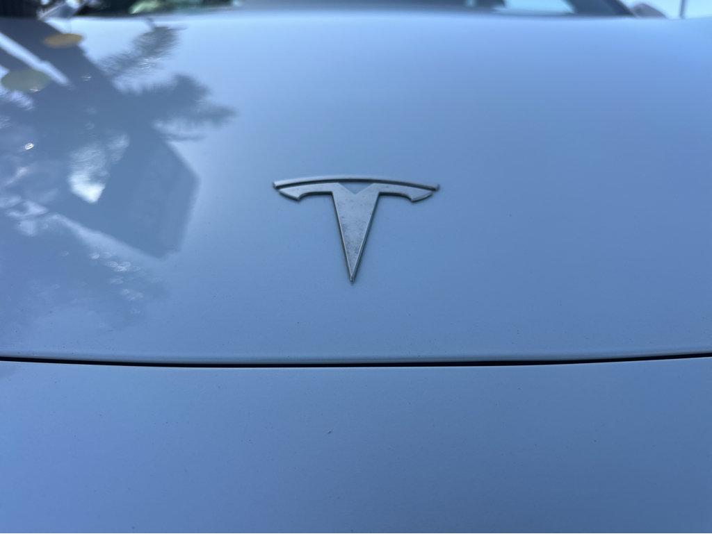 Tesla Model 3 photo 39