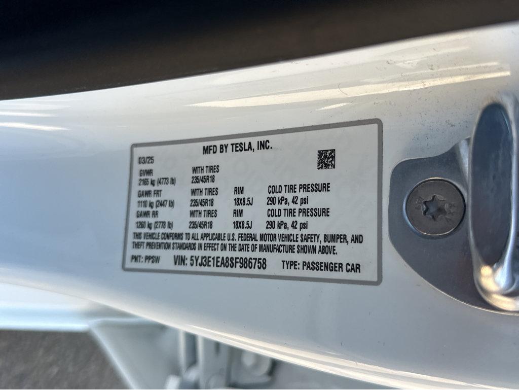 Tesla Model 3 photo 40