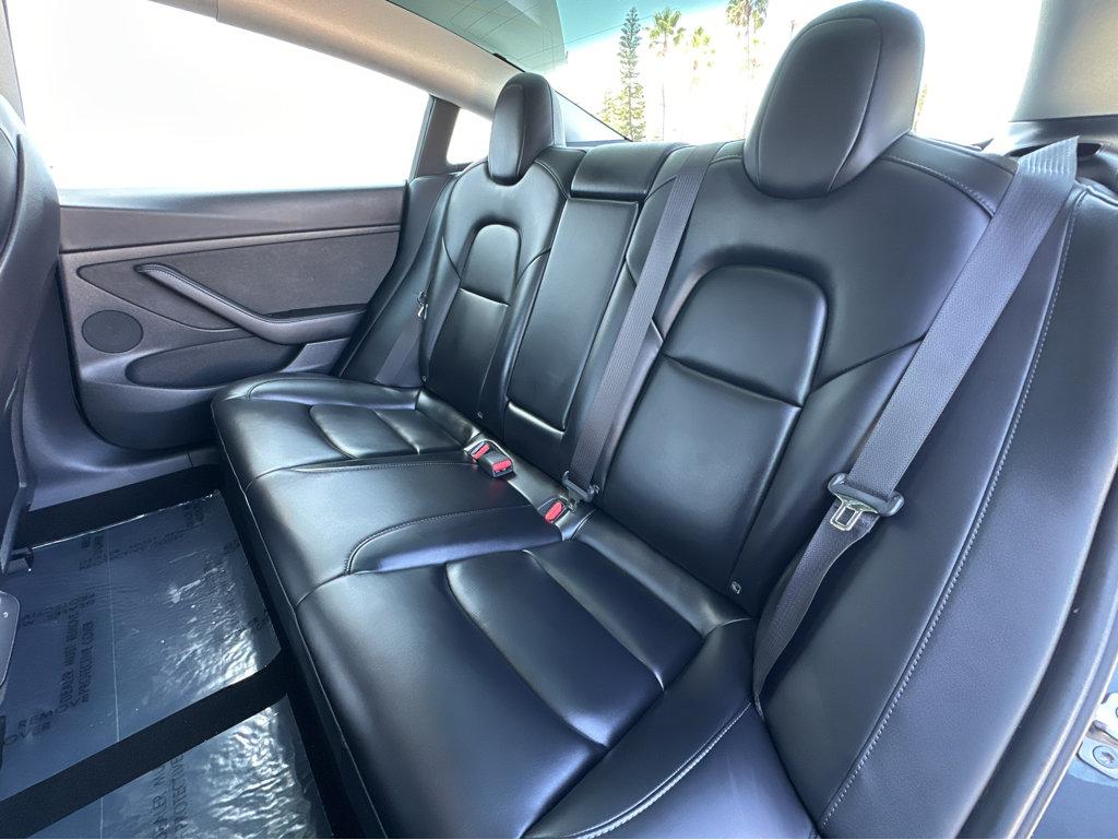 Tesla Model 3 photo 9