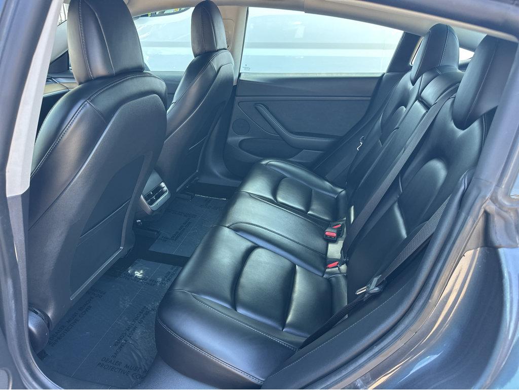 Tesla Model 3 photo 10