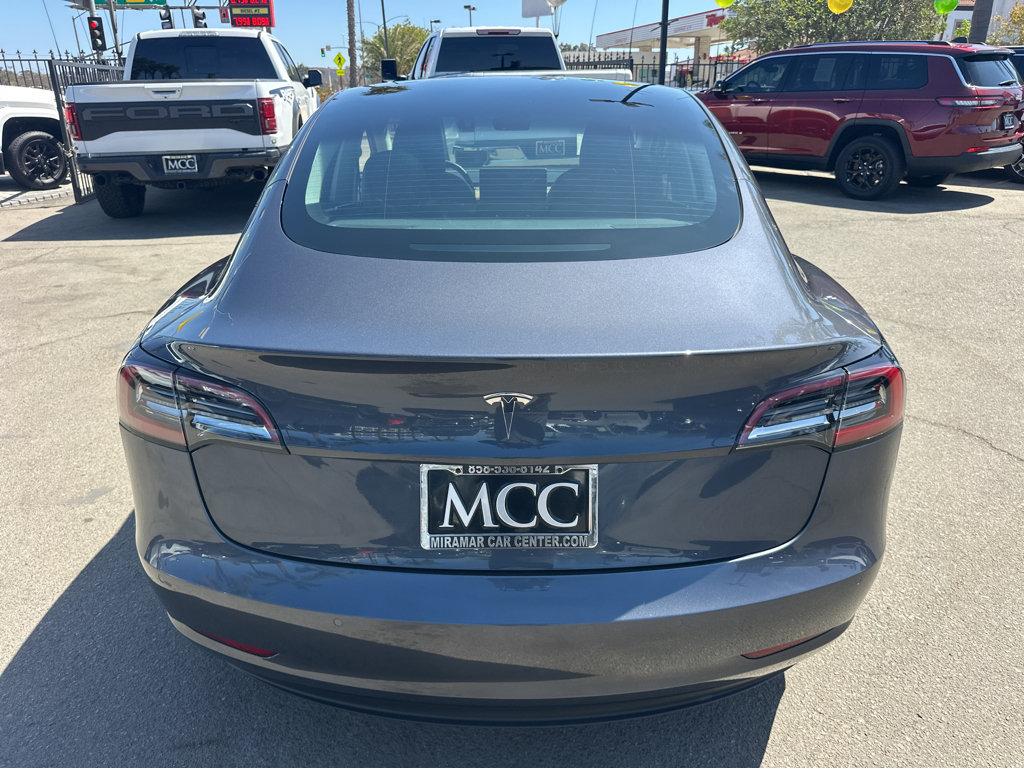 Tesla Model 3 photo 12