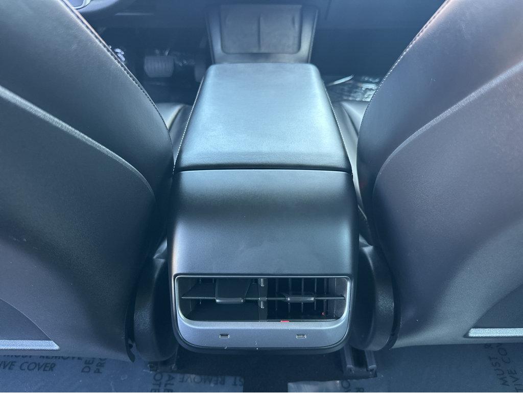 Tesla Model 3 photo 17