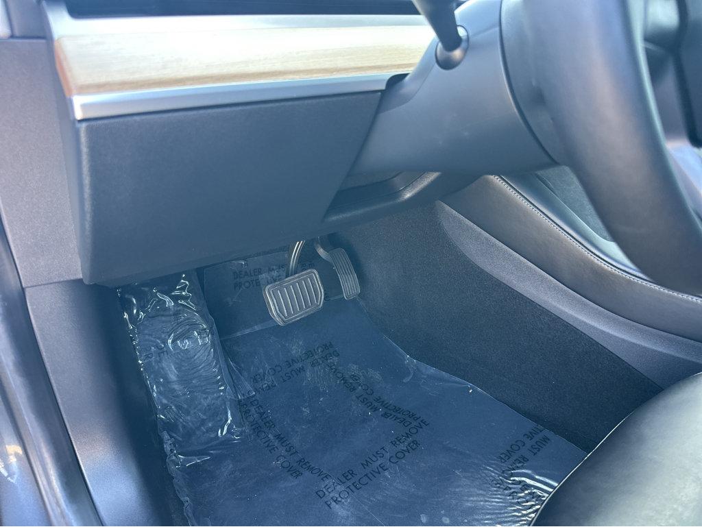 Tesla Model 3 photo 29
