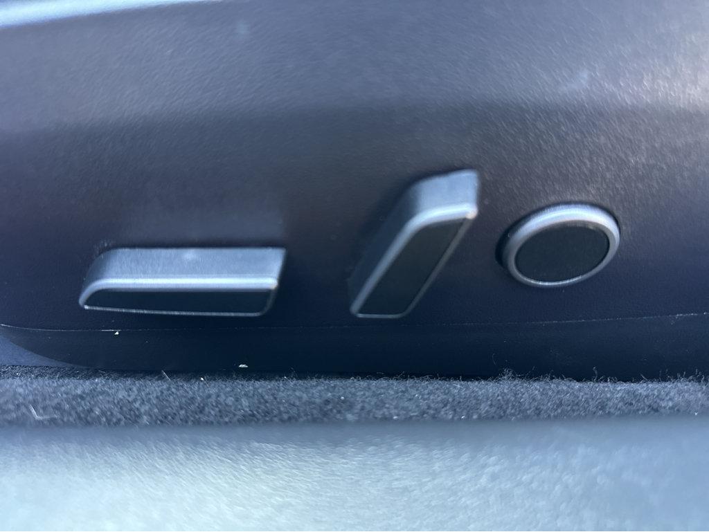 Tesla Model 3 photo 30