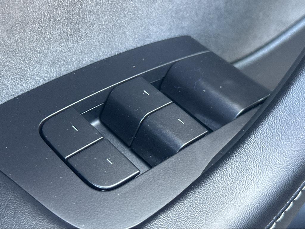 Tesla Model 3 photo 32