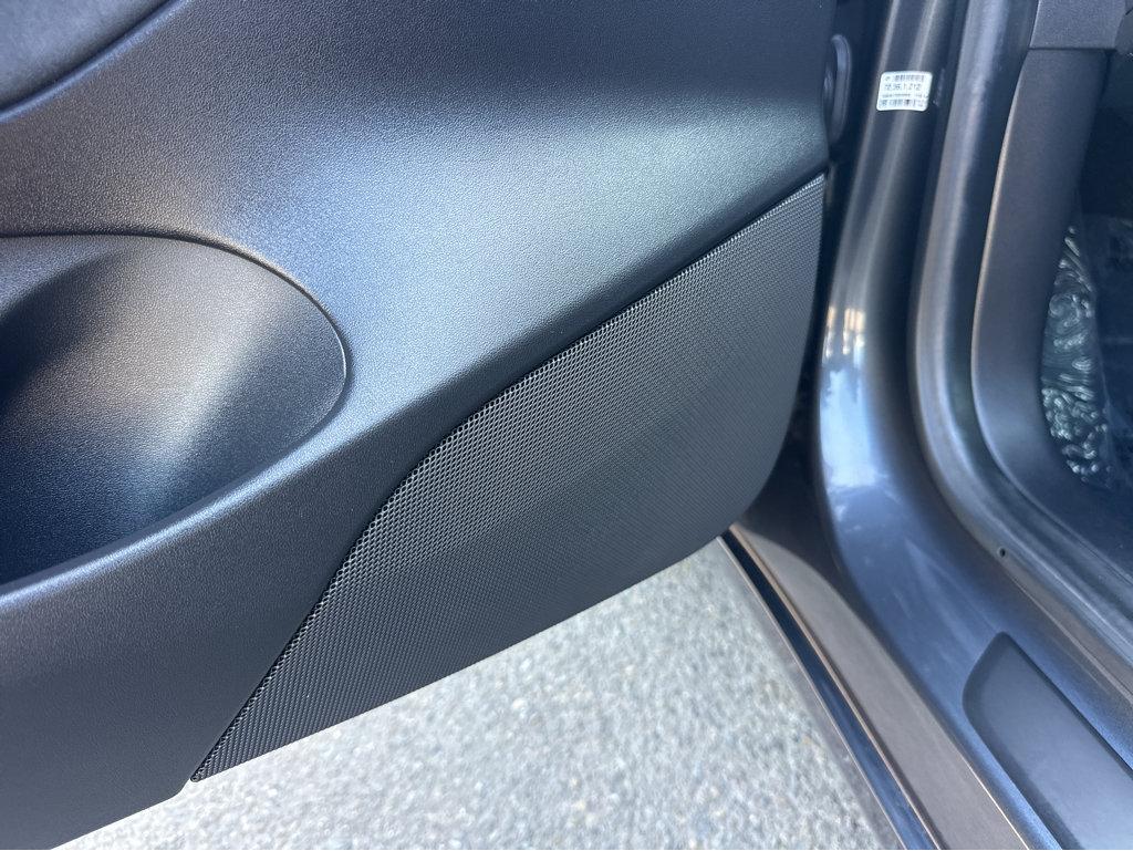 Tesla Model 3 photo 33