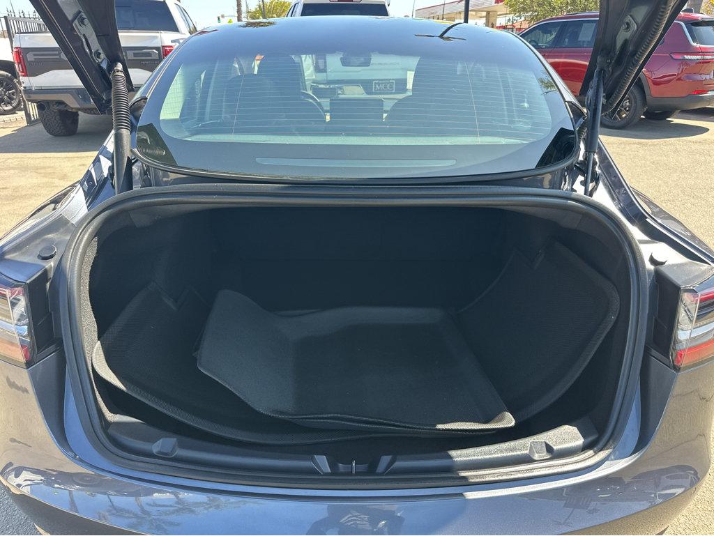 Tesla Model 3 photo 34