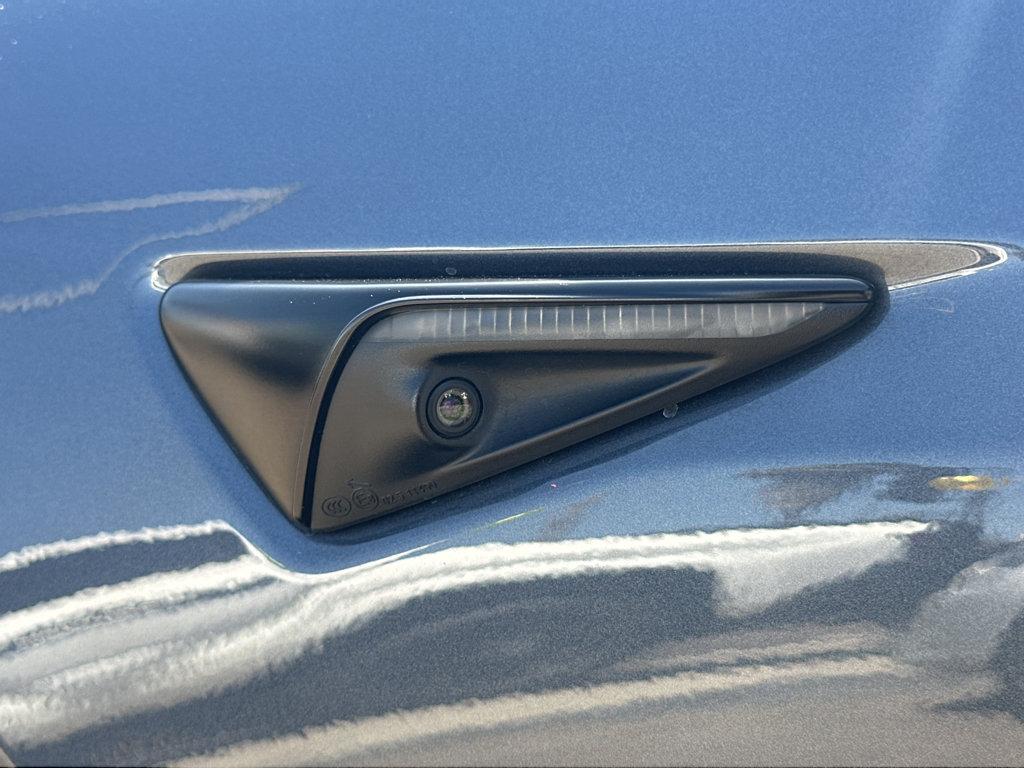 Tesla Model 3 photo 36